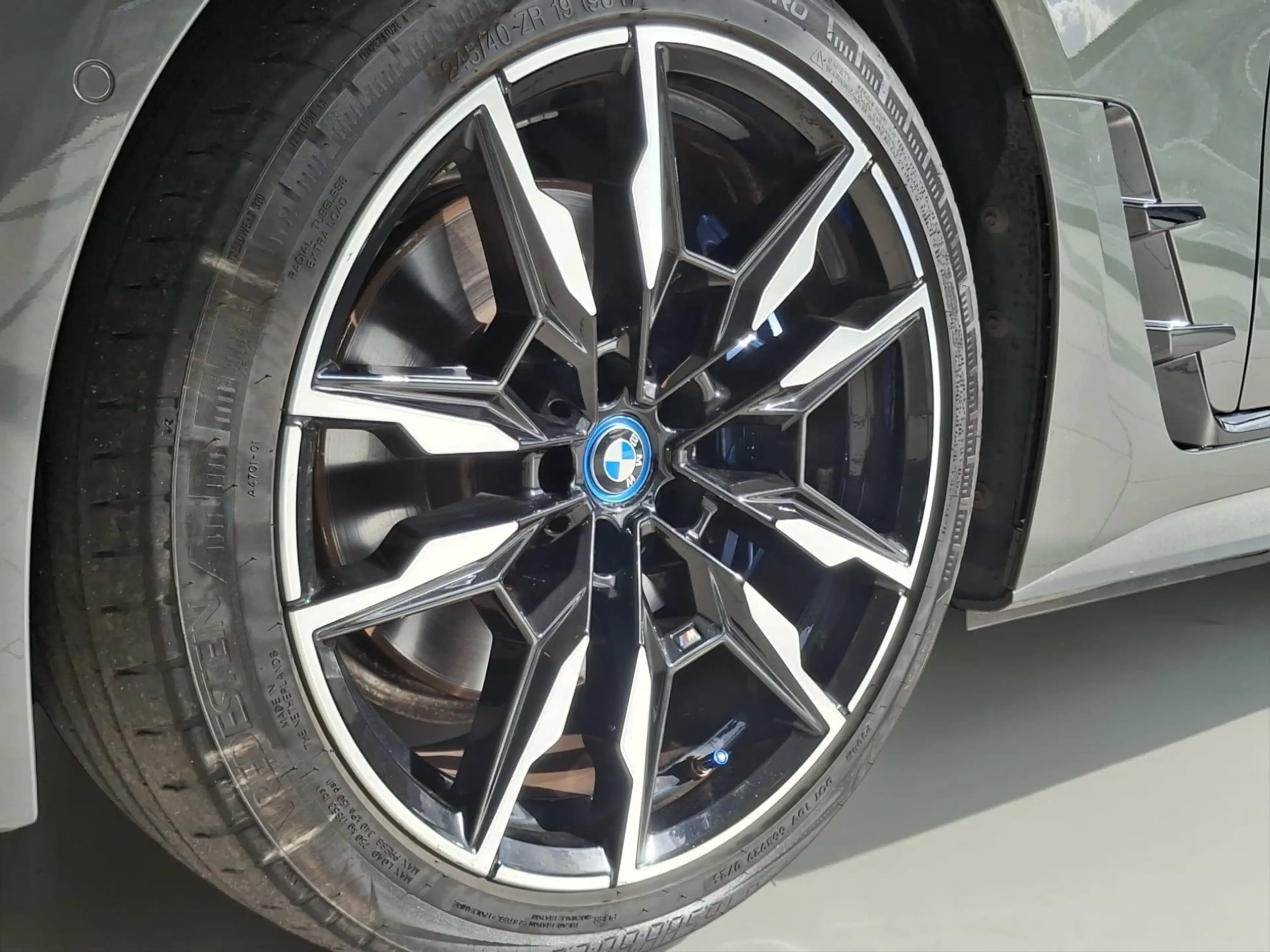 BMW i4 M50 84 kWh Dravitgrau SOH 95.8% PANO LED CAMERA CA — photo 15