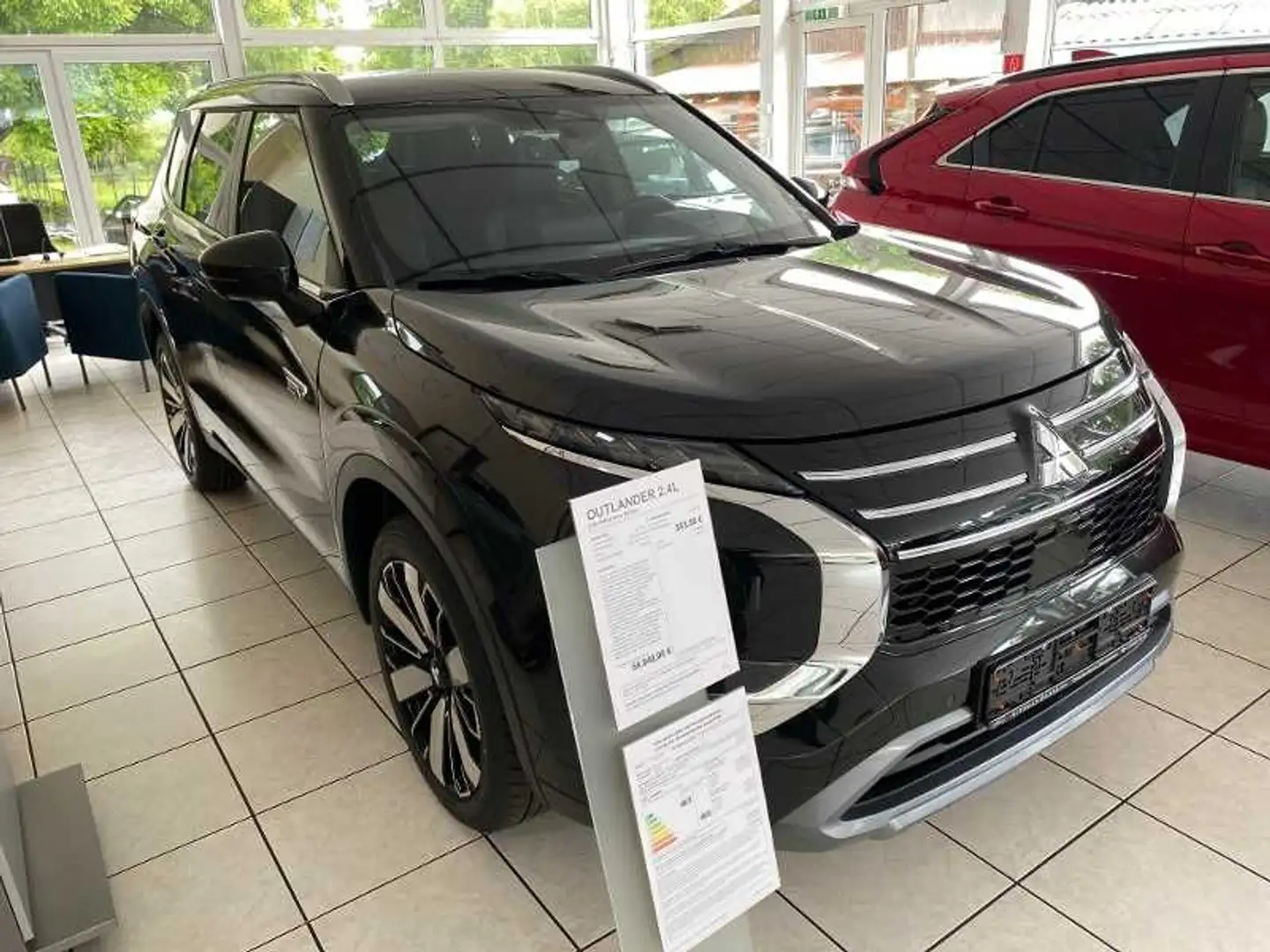 Mitsubishi Outlander 2.4L PHEV Intro Edition Schwarz - 2