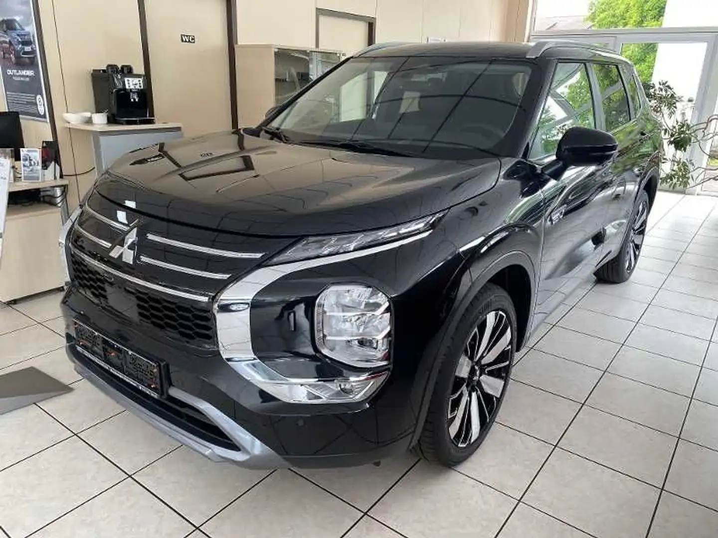 Mitsubishi Outlander 2.4L PHEV Intro Edition Schwarz - 1