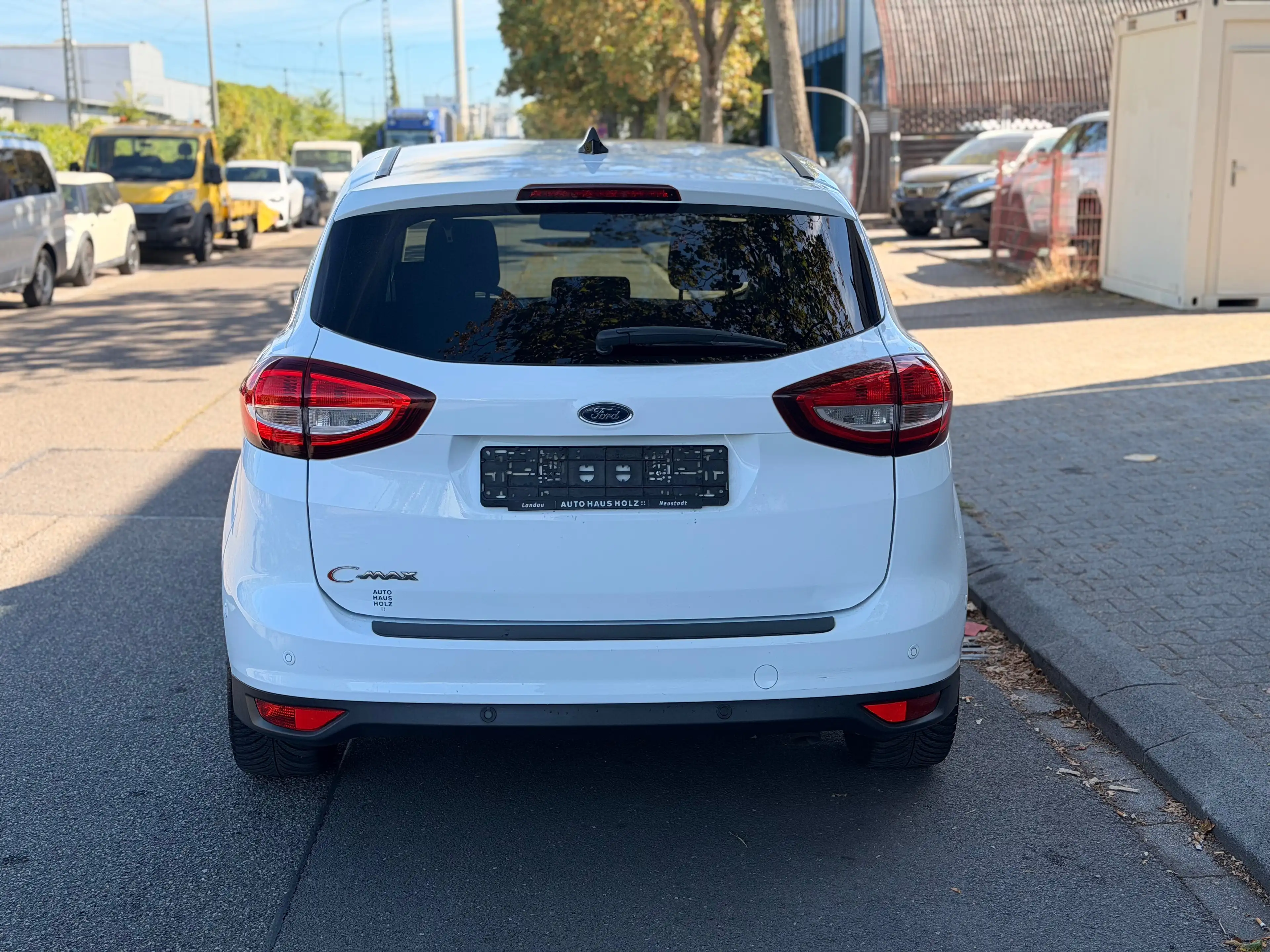 Ford C-Max Titanium/LED/Keyless/Navi/Pano/Neu-Tüv — photo 6