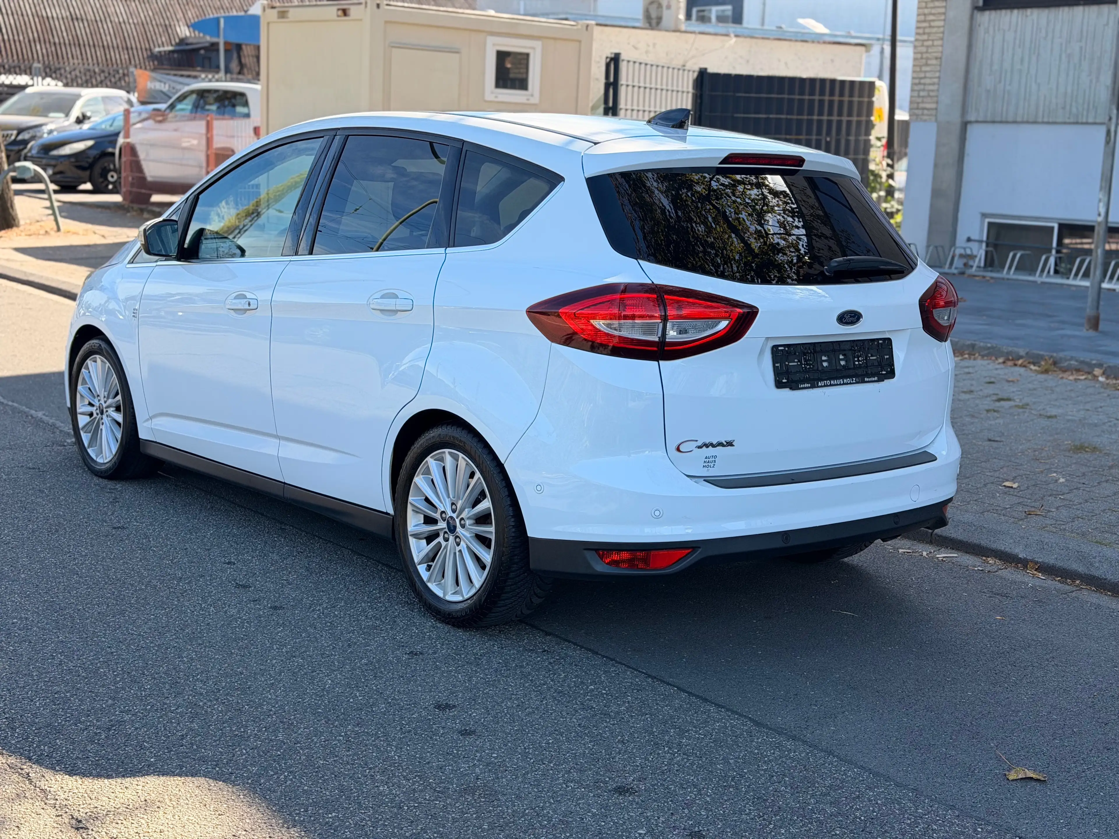 Ford C-Max Titanium/LED/Keyless/Navi/Pano/Neu-Tüv — photo 7