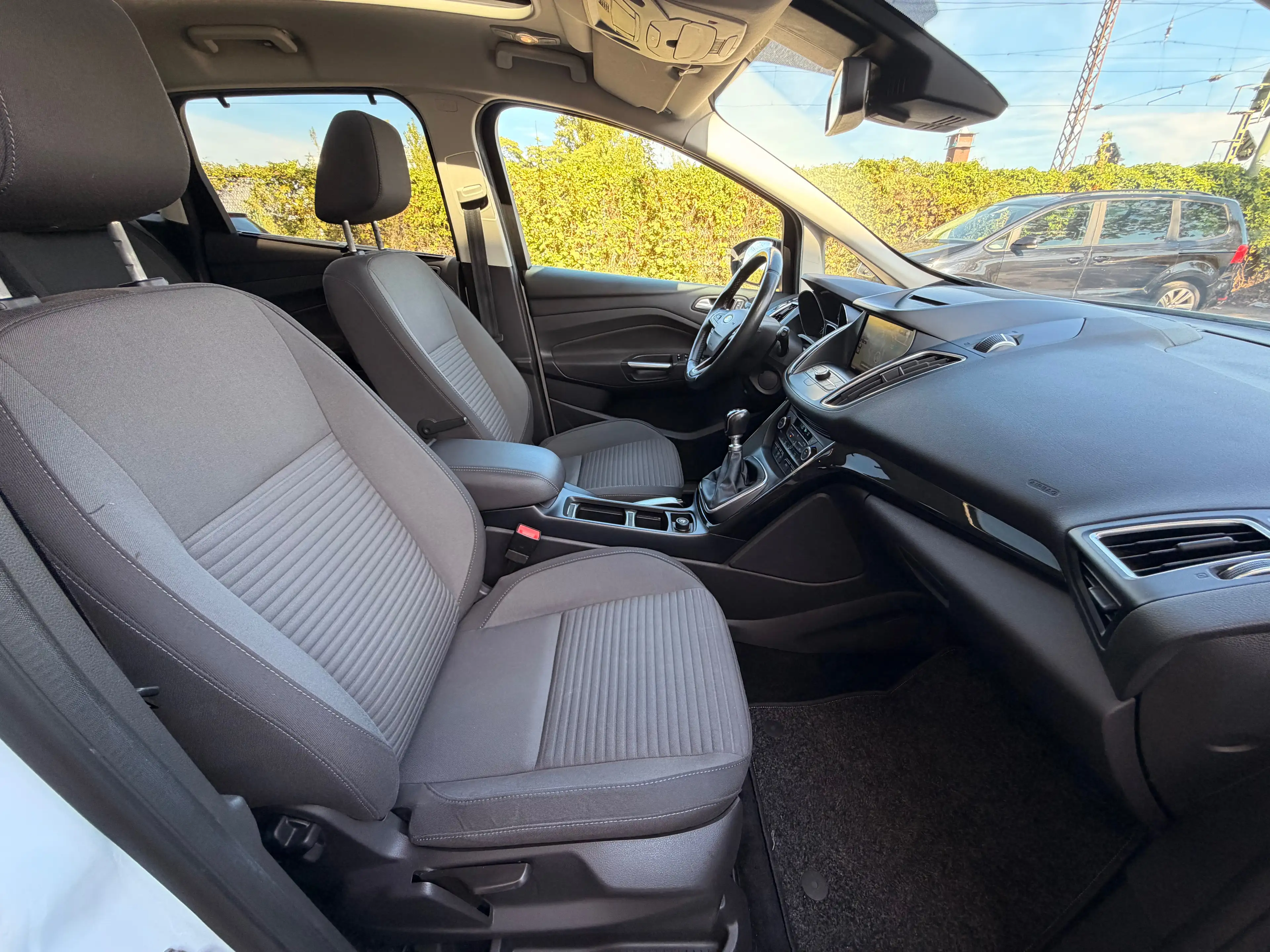 Ford C-Max Titanium/LED/Keyless/Navi/Pano/Neu-Tüv — photo 12