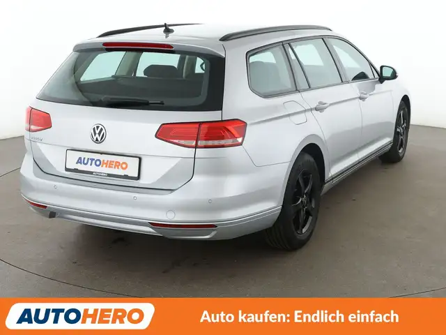 Volkswagen Passat view 6