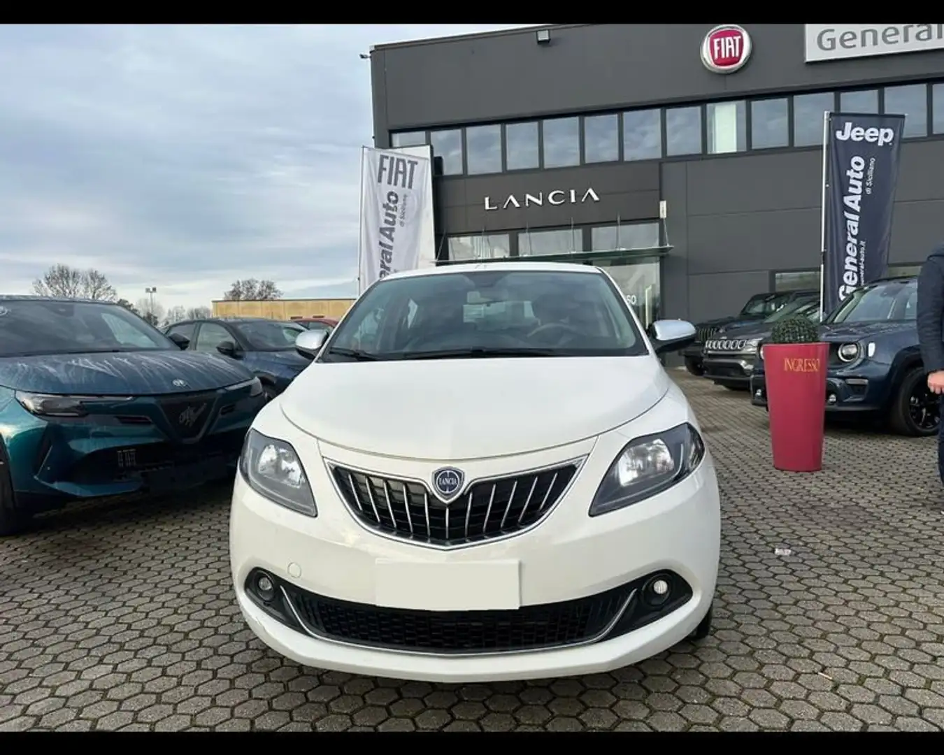 Lancia Ypsilon III 1.0 firefly hybrid Alberta Ferretti s&s 70cv Blanco - 2