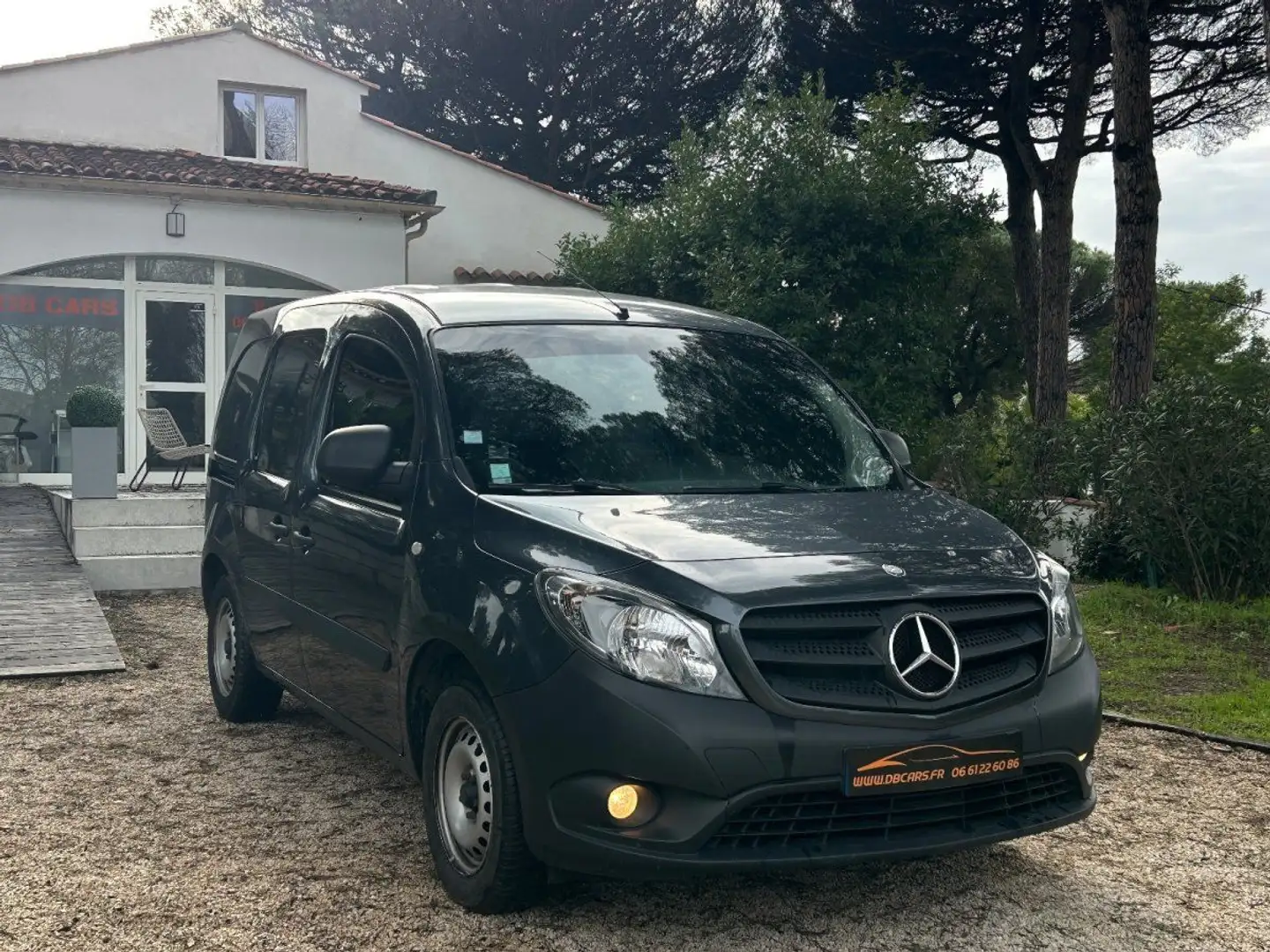 Mercedes-Benz Citan FOURGON 109 CDI COMPACT PRO / ORIGINE FRANCE / ENTRETIEN COMPLET / SUPER ÉTAT Grau - 1