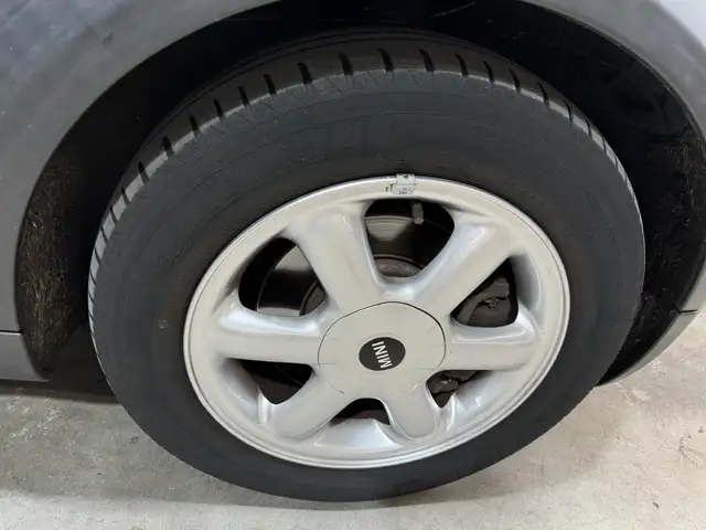 Mini Hatch view 23