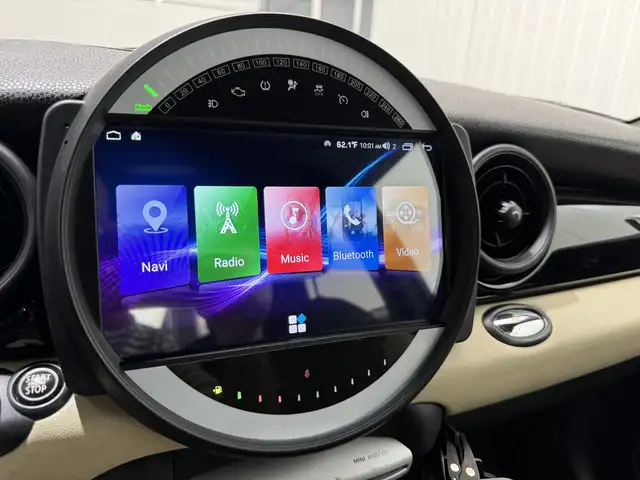 Mini Hatch view 17