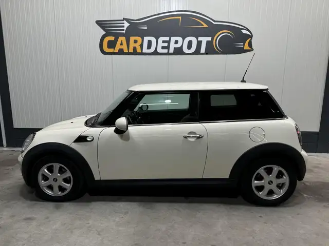 Mini Hatch view 8