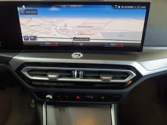 BMW 3 Series view 8