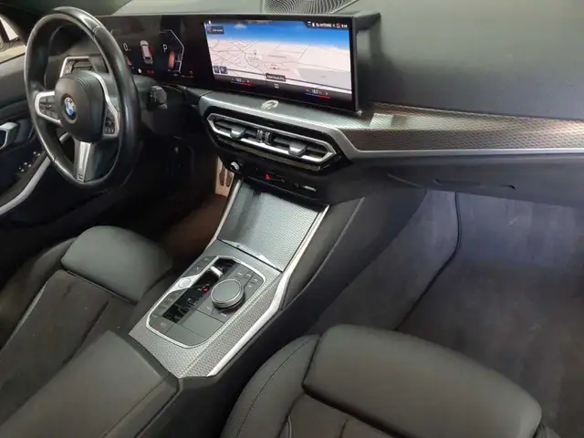BMW 3 Series view 14