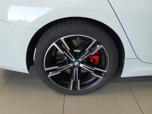 BMW 3 Series view 12