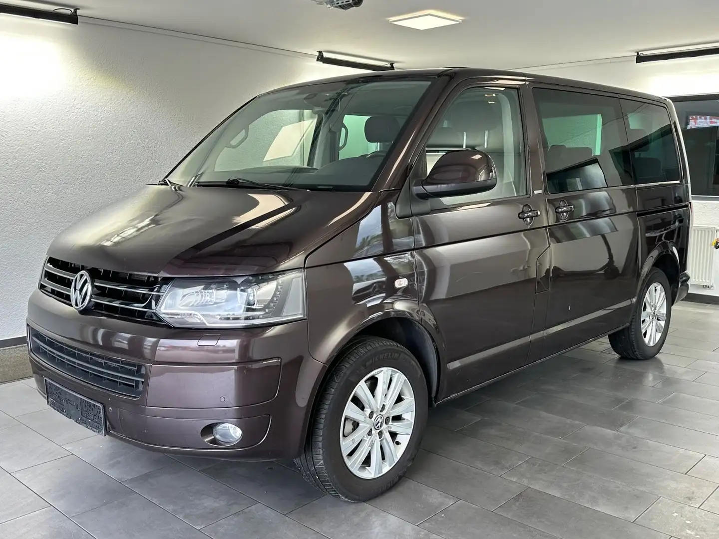 Volkswagen T5 Transporter Bus Multivan Match 4Motion Maro - 2