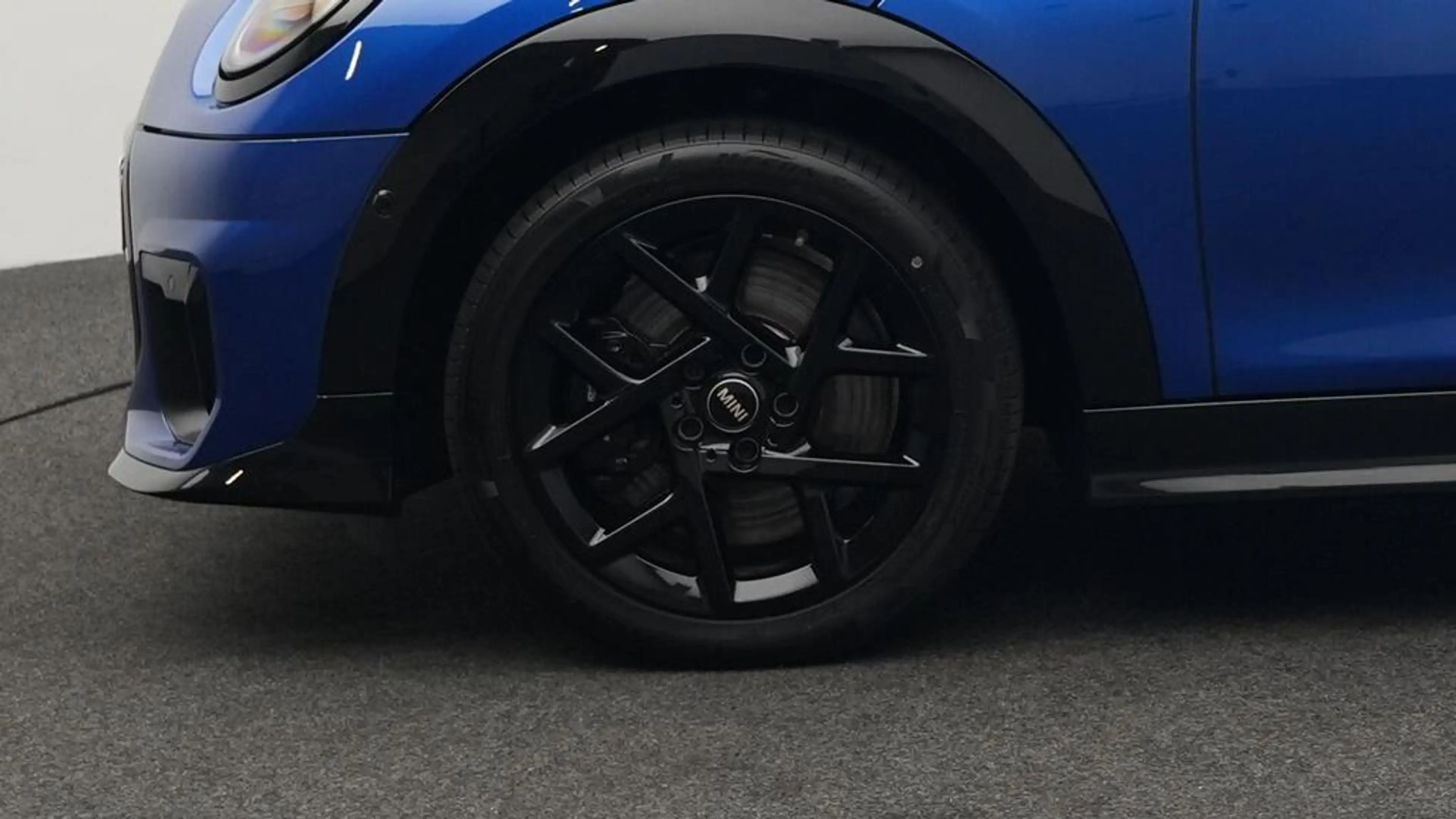 MINI Cooper S Cabrio John Cooper Works Trim — photo 13