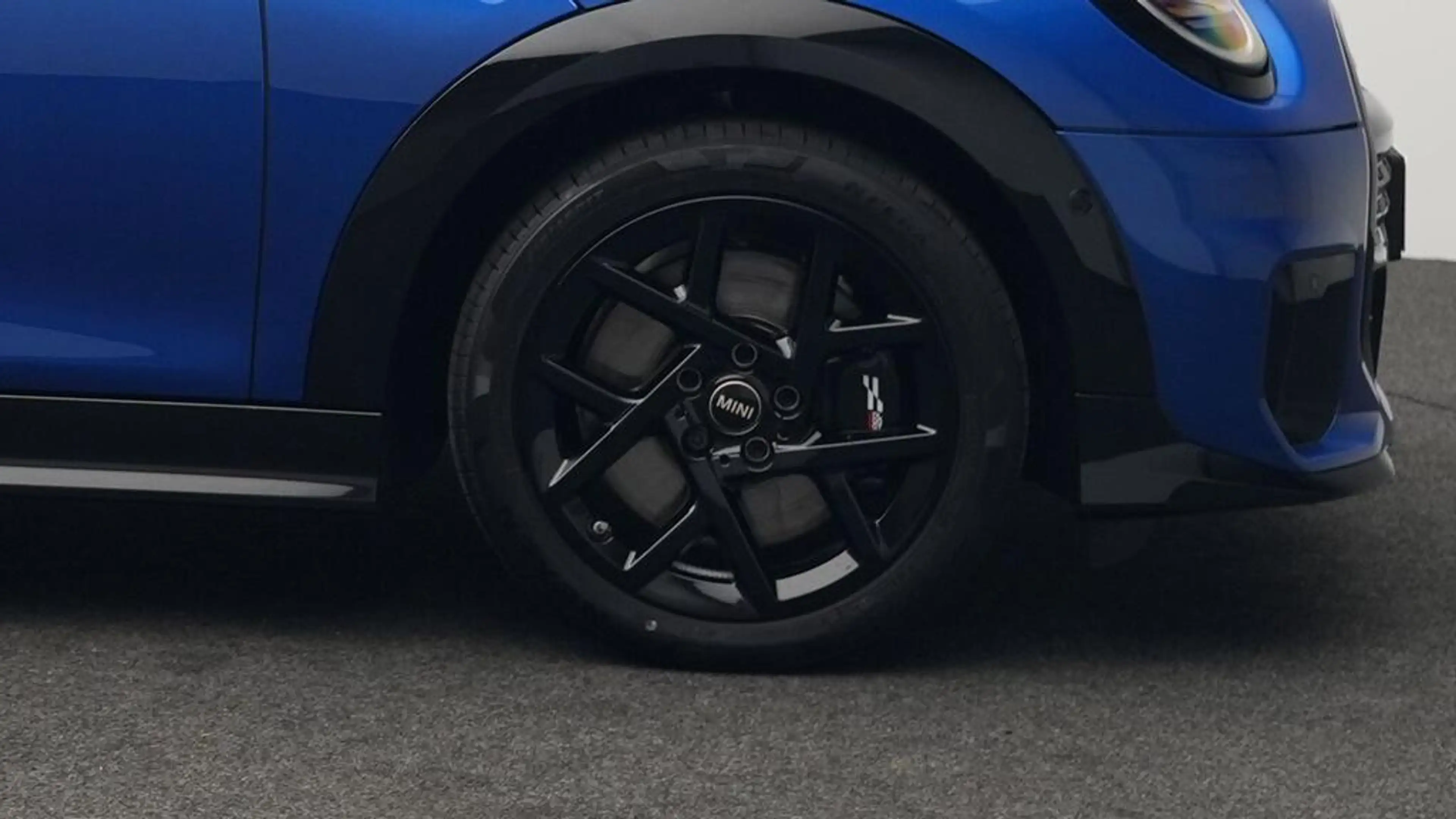 MINI Cooper S Cabrio John Cooper Works Trim — photo 10