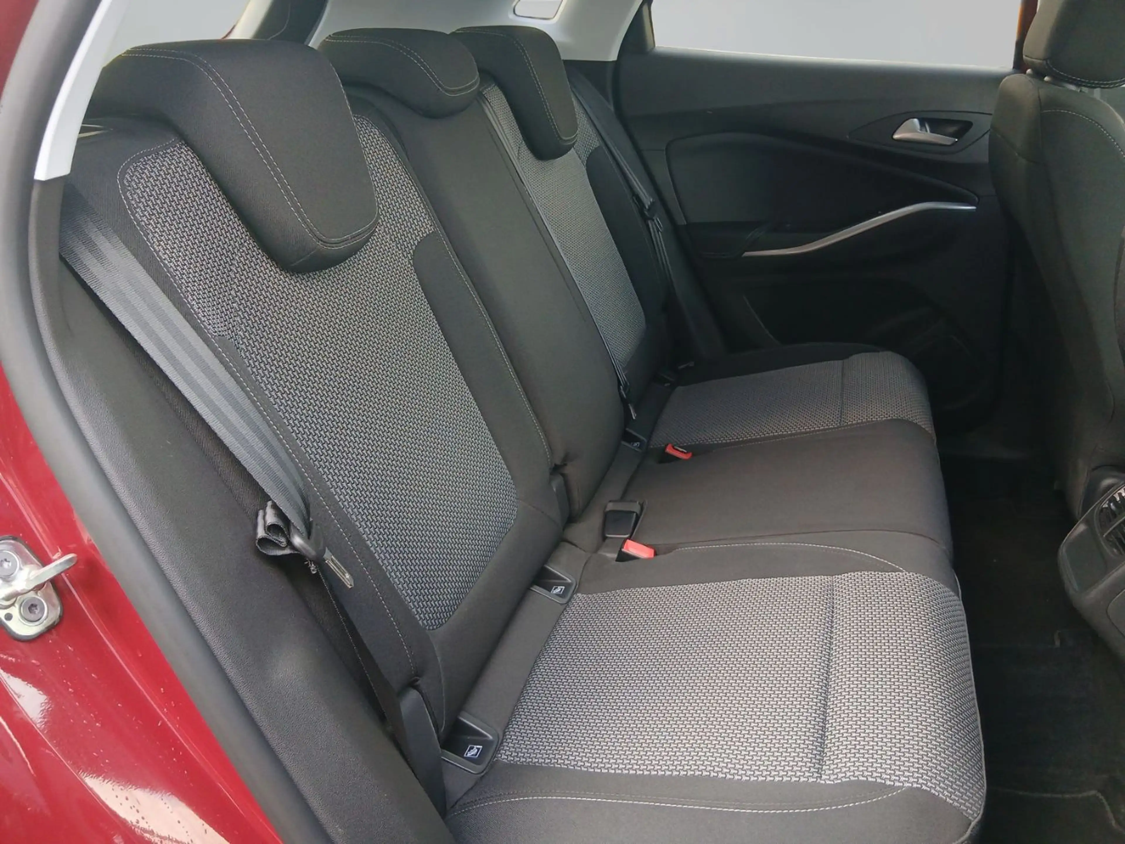 Opel Grandland 1.2 Turbo ENJOY LED+LM+Einparkassistent — photo 12