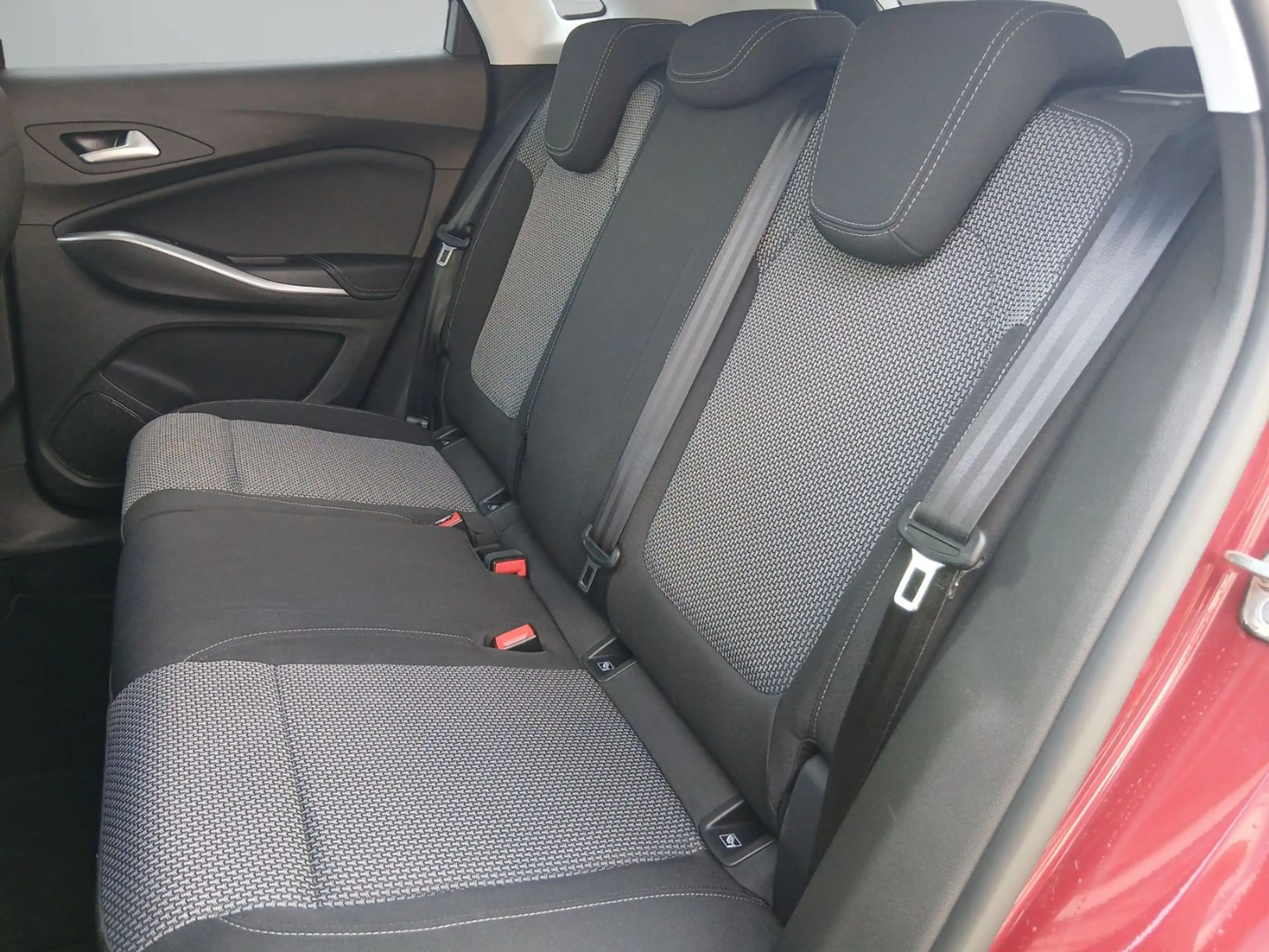 Opel Grandland 1.2 Turbo ENJOY LED+LM+Einparkassistent — photo 10