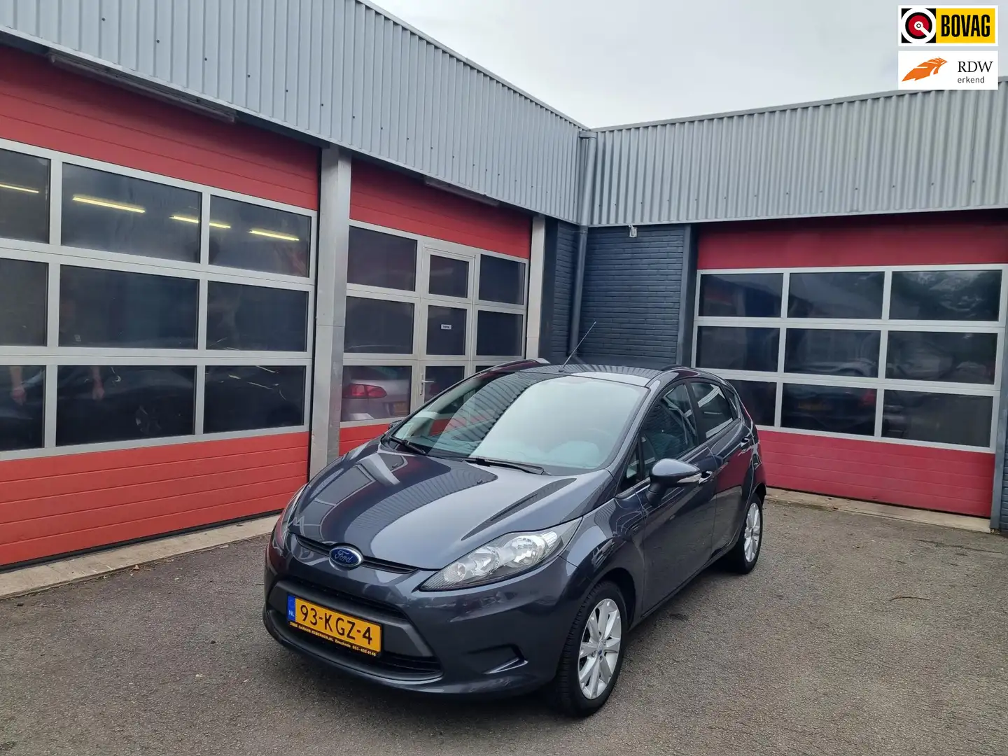 Ford Fiesta 1.25 Limited Grijs - 1