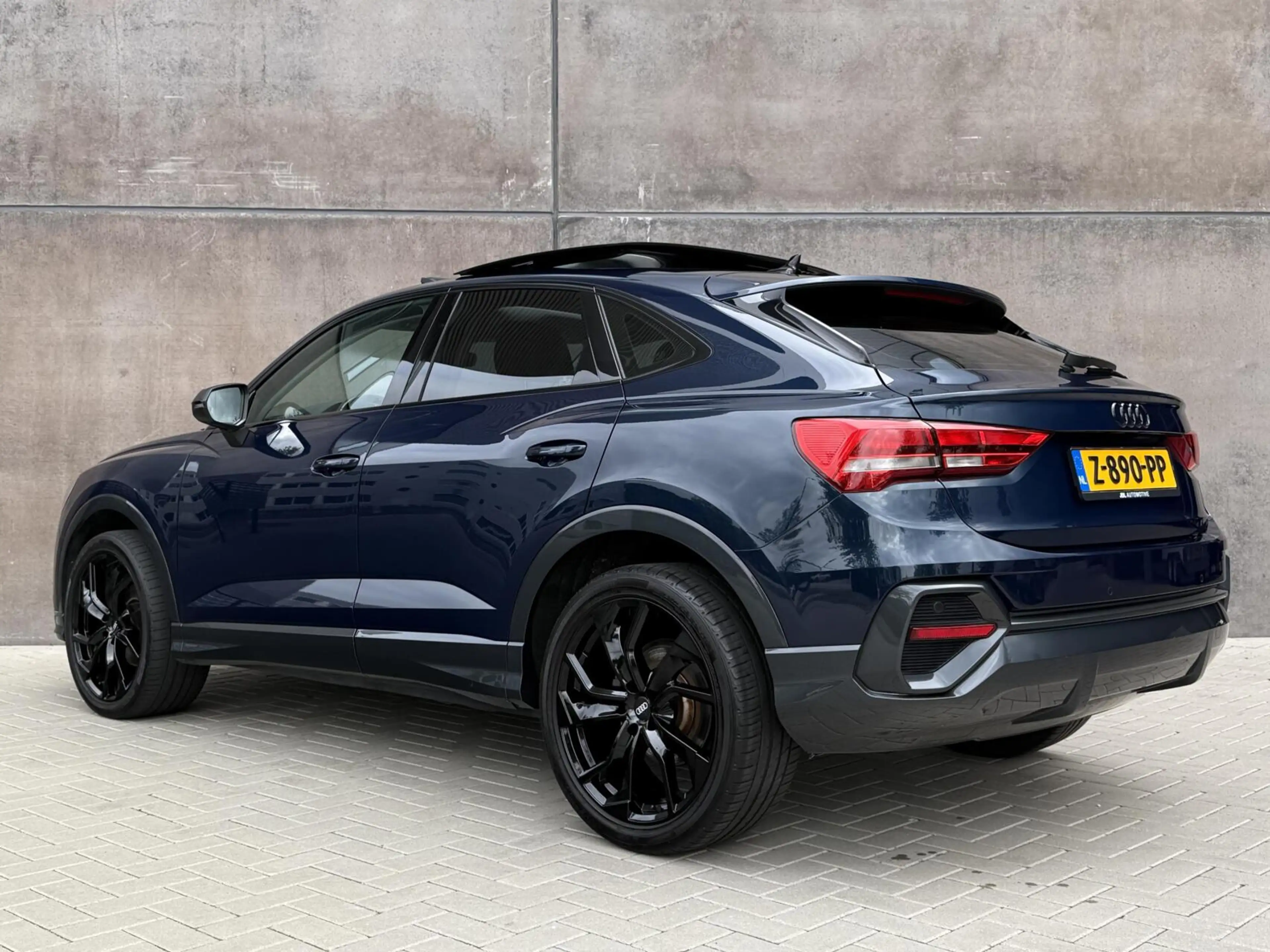Audi Q3 Sportback 35 TFSI S edition | Panorama Dak | Keyle — photo 2