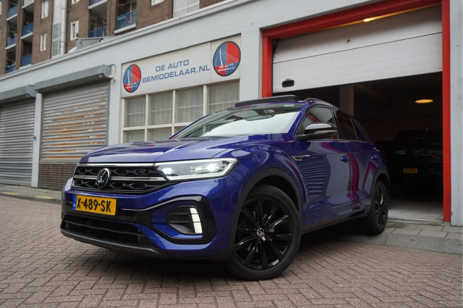 Volkswagen T-Roc 1.5 TSI R-Line Black Style | Facelift | Panoramada Blauw - 1