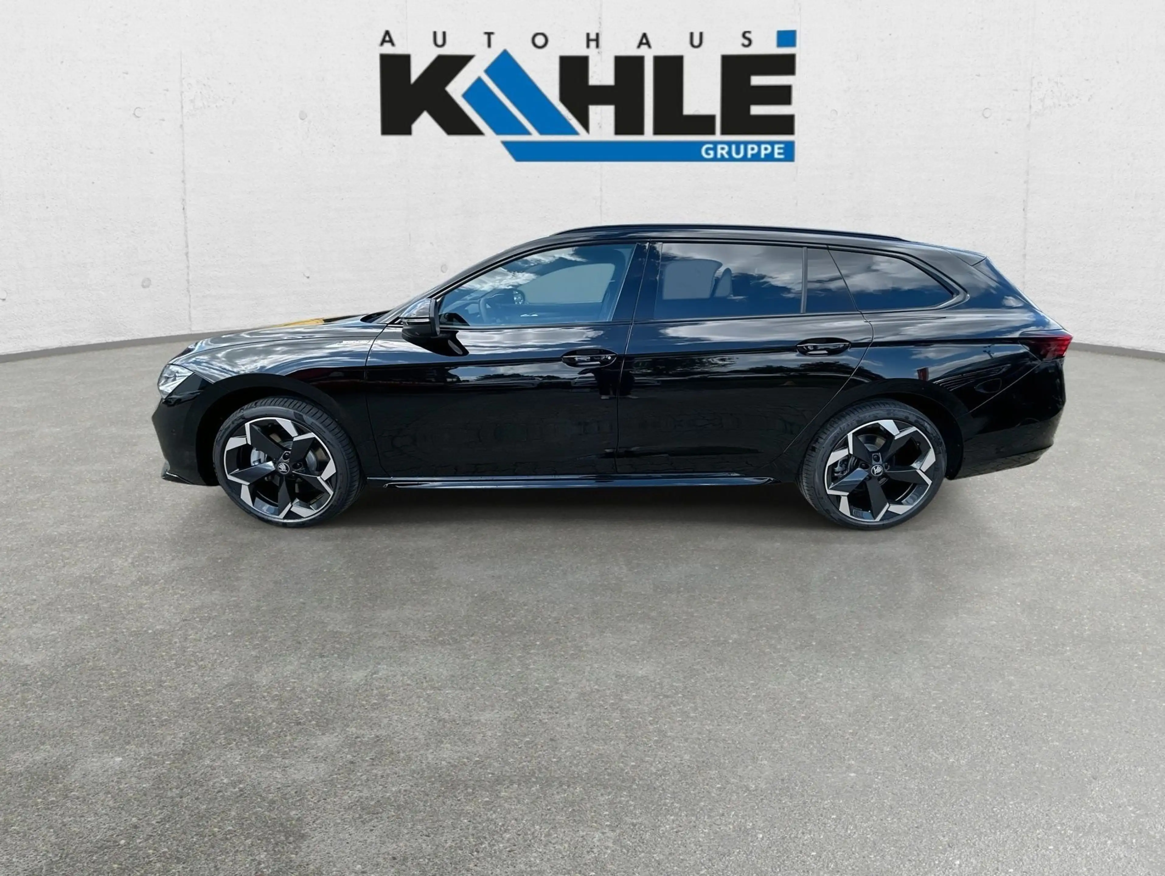 Skoda Superb Combi 2.0 TDI 4x4 W Sportline 4x4 CarPlay — photo 4