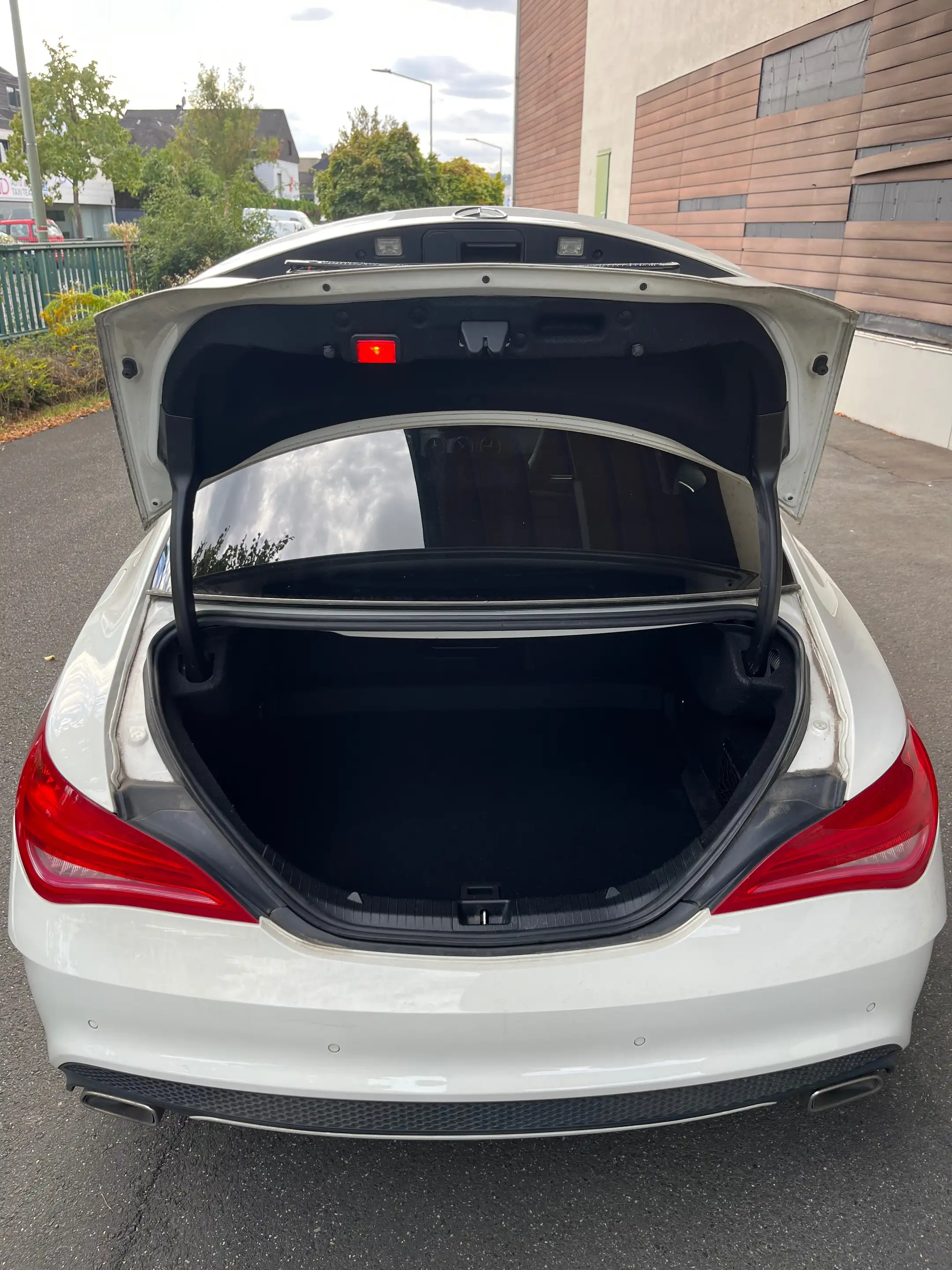 Mercedes-Benz CLA 200 CLA Shooting Brake 200 d AMG Line — photo 7
