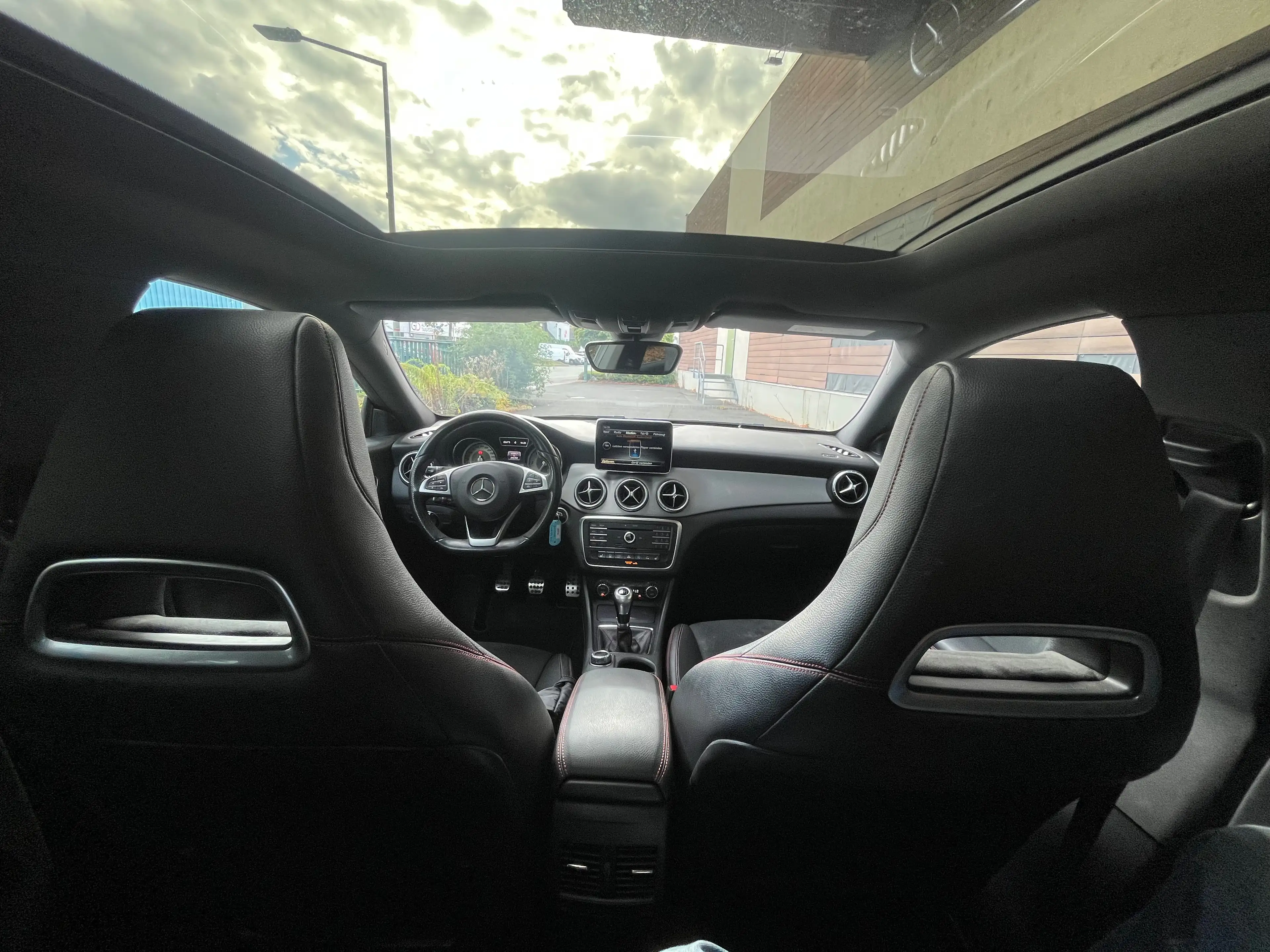 Mercedes-Benz CLA 200 CLA Shooting Brake 200 d AMG Line — photo 13