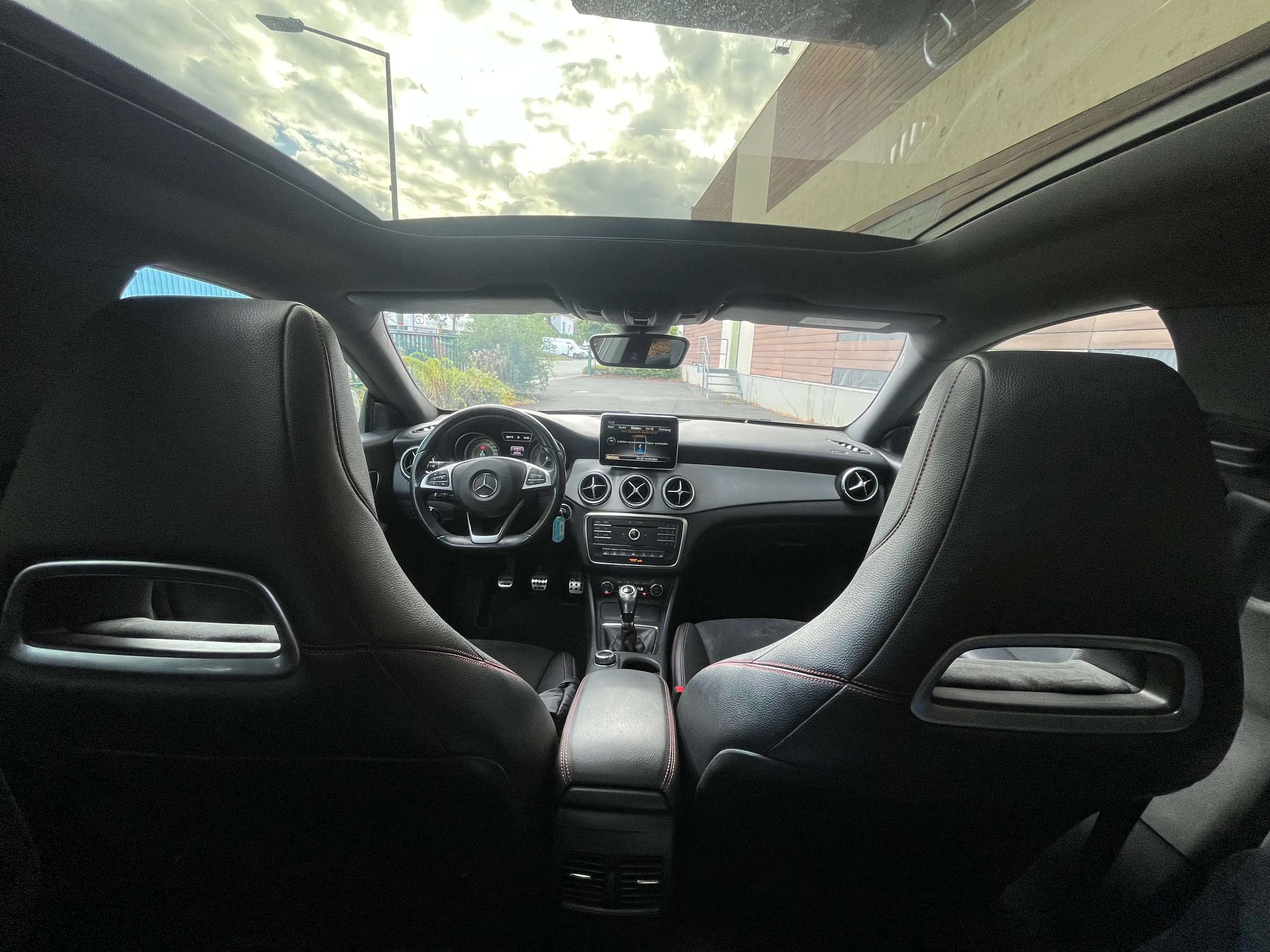 Mercedes-Benz CLA 200 CLA Shooting Brake 200 d AMG Line — photo 14