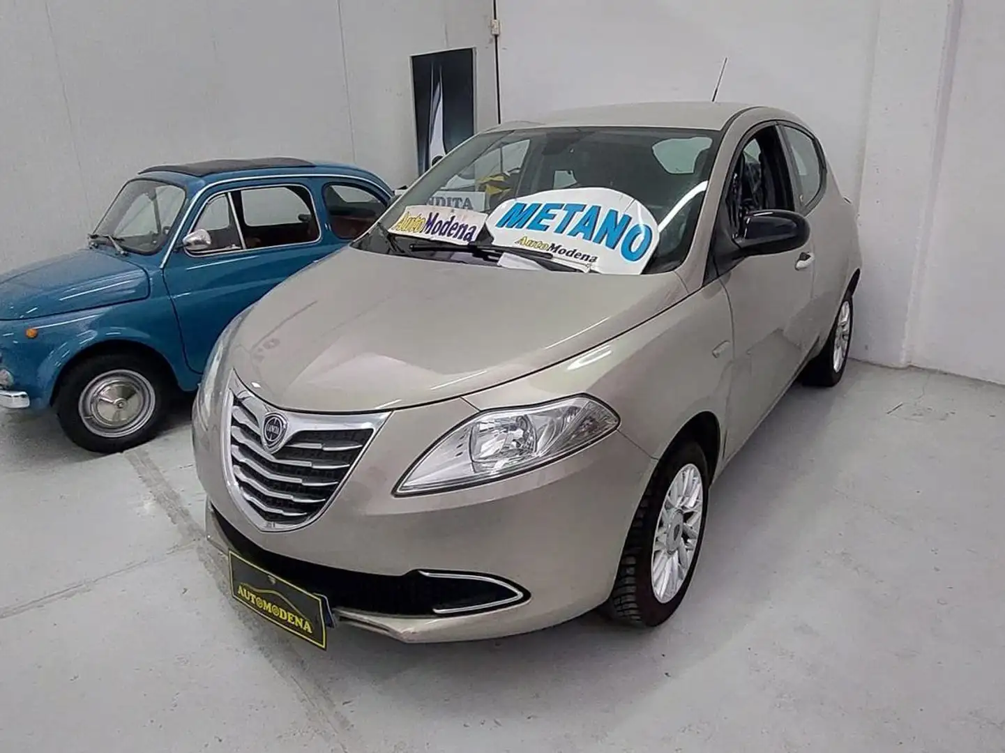 Lancia Ypsilon Ypsilon III 2011 0.9 t.air Silver ecochic metano Grigio - 1