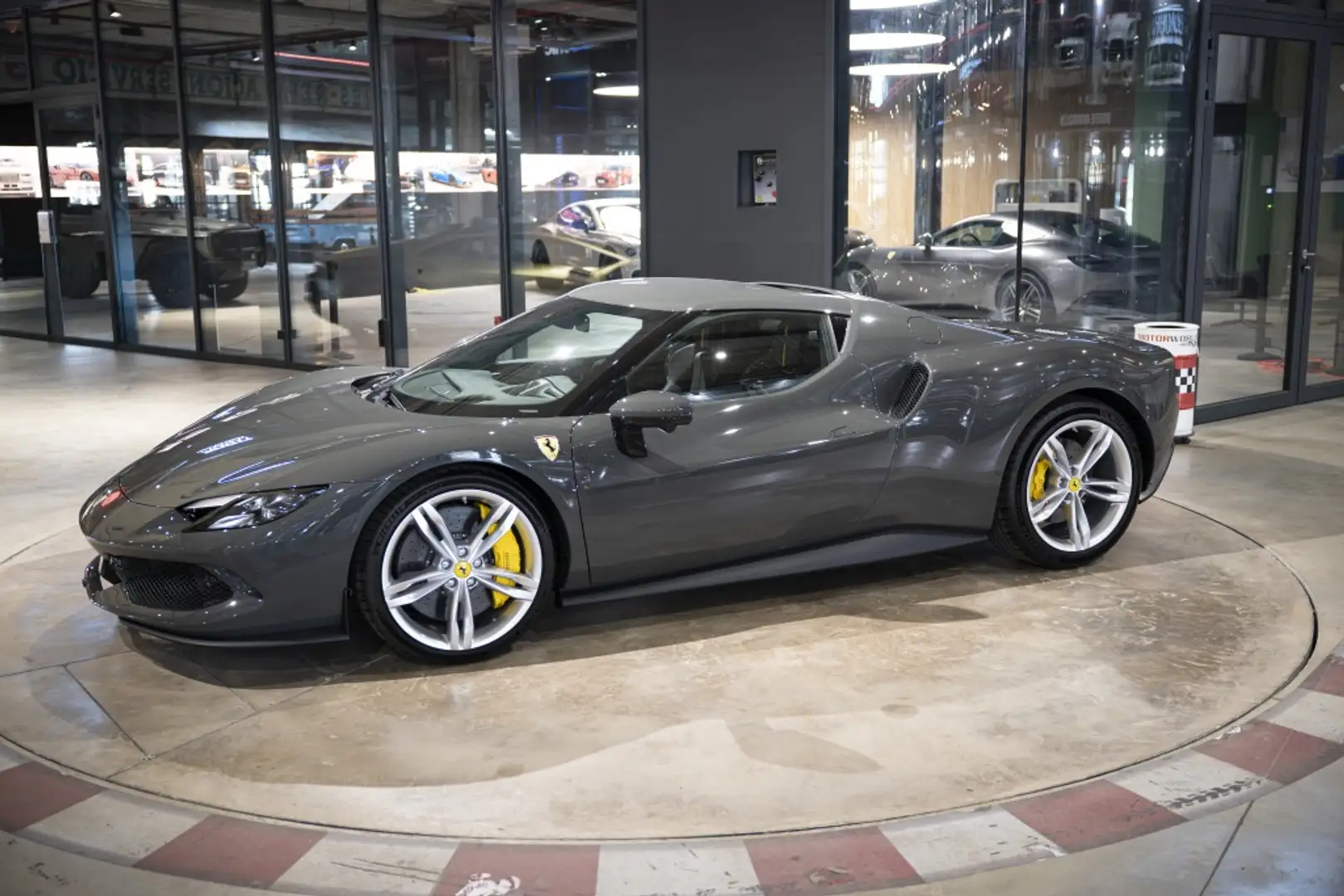 Ferrari 296 GTB Gris - 2