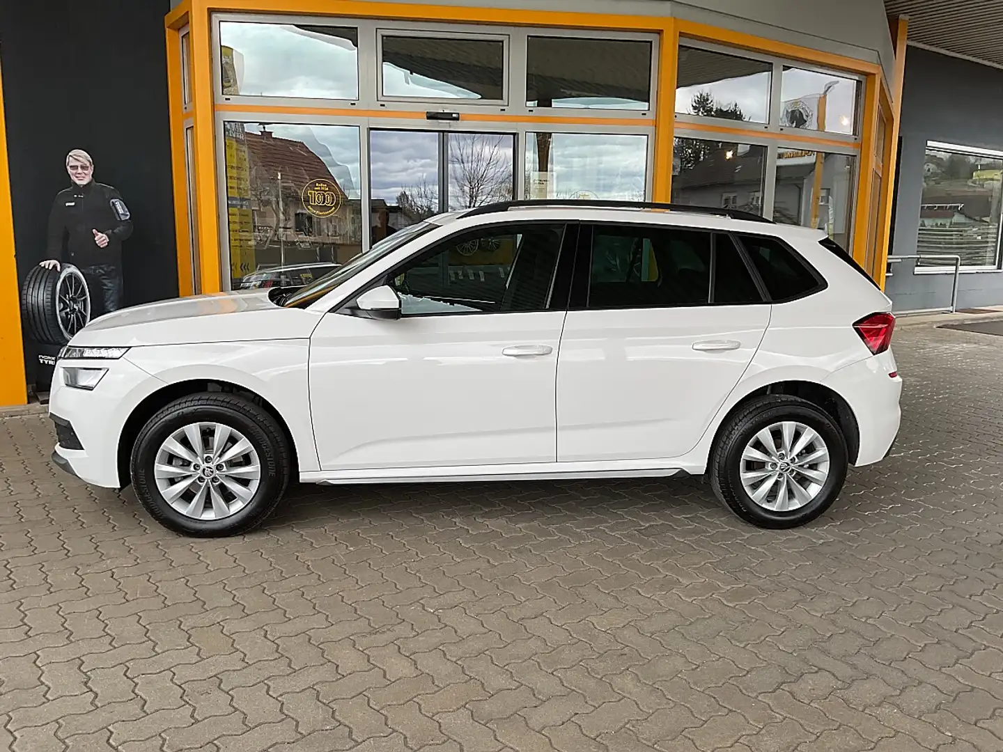 Skoda Kamiq 1,0 TSI Style**ASSISTENZPAKET*SPORTSITZE*NAVI** Weiß - 2