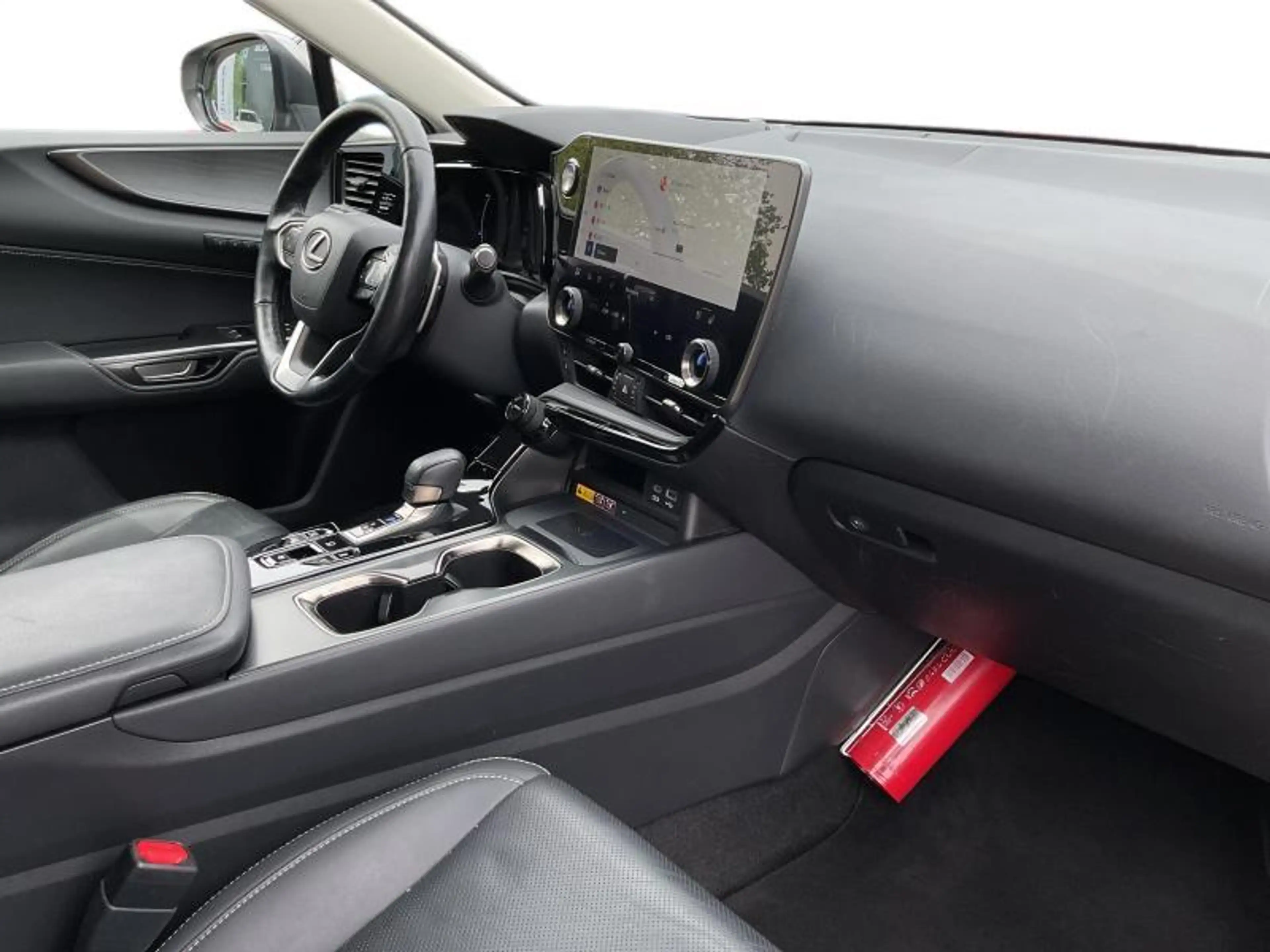 Lexus NX 450h+ Privilege Line PHEV — photo 6