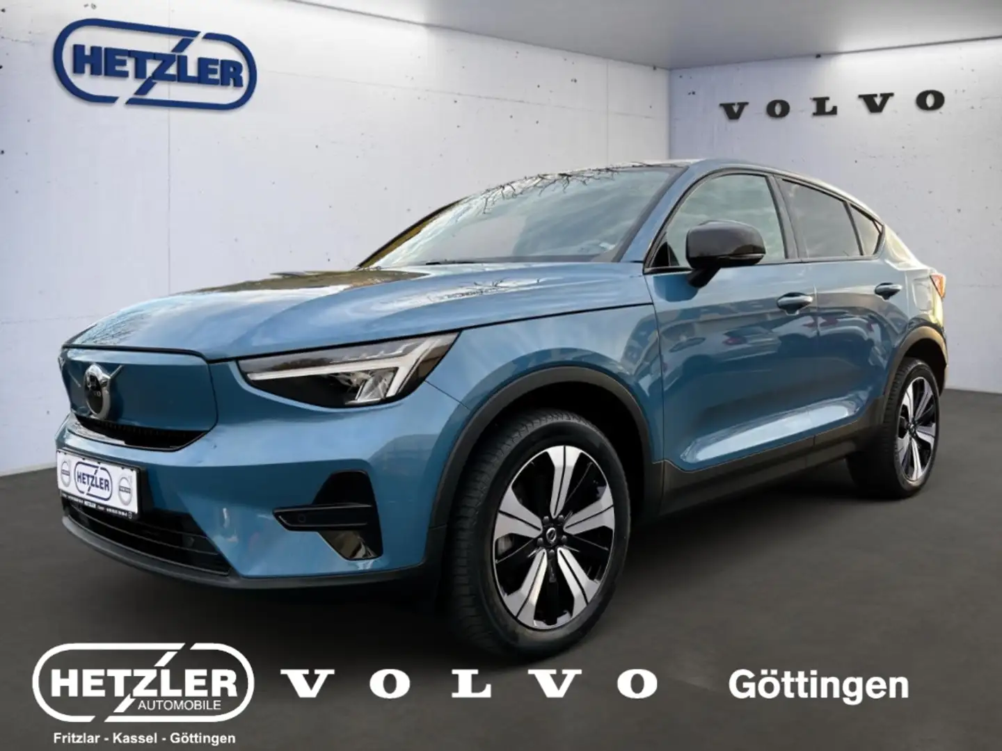 Volvo C40 Core Recharge Pure Electric 2WD StandHZG Panorama Blauw - 1