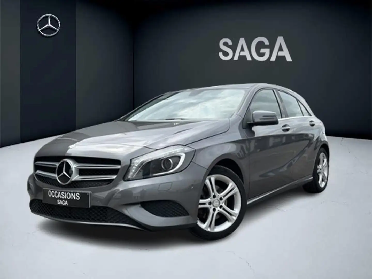 Mercedes-Benz A 180 Urban Gris - 1