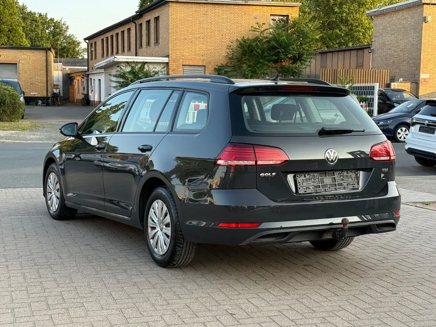 Volkswagen Golf VII Variant BMT/Start-Stopp NAVI+AHK TÜV Grau - 2