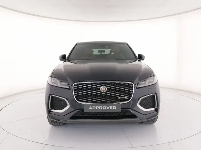 Jaguar F-Pace view 8