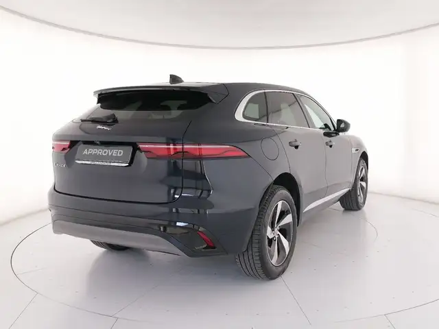 Jaguar F-Pace view 2