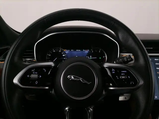 Jaguar F-Pace view 26