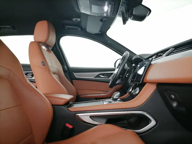 Jaguar F-Pace view 3