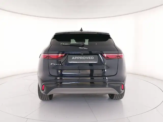Jaguar F-Pace view 7