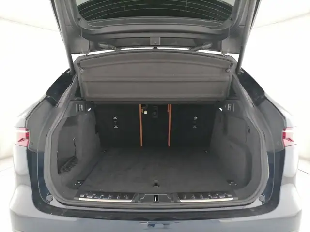 Jaguar F-Pace view 11