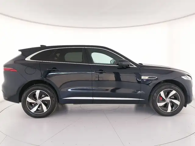 Jaguar F-Pace view 6
