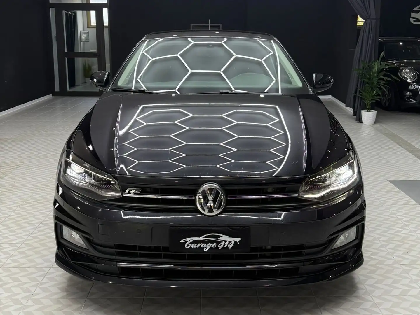 Volkswagen Polo Polo VI 2017 5p 1.0 tsi Highline 115cv dsg Czarny - 2