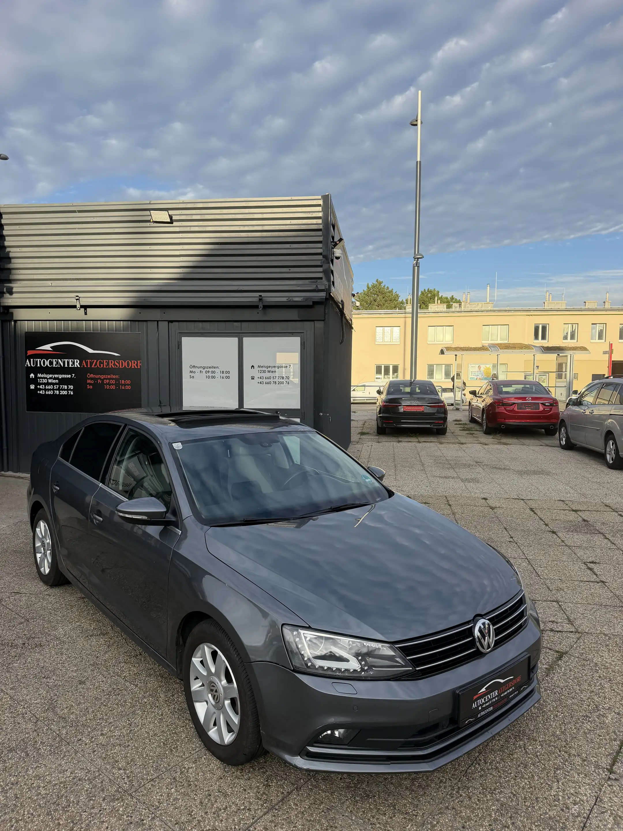 Volkswagen Jetta — photo 10