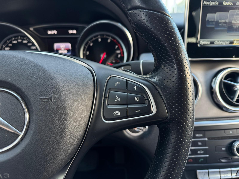 Mercedes-Benz GLA 180 Business Solution AMG Upgrade Edition | Camera | X — photo 12