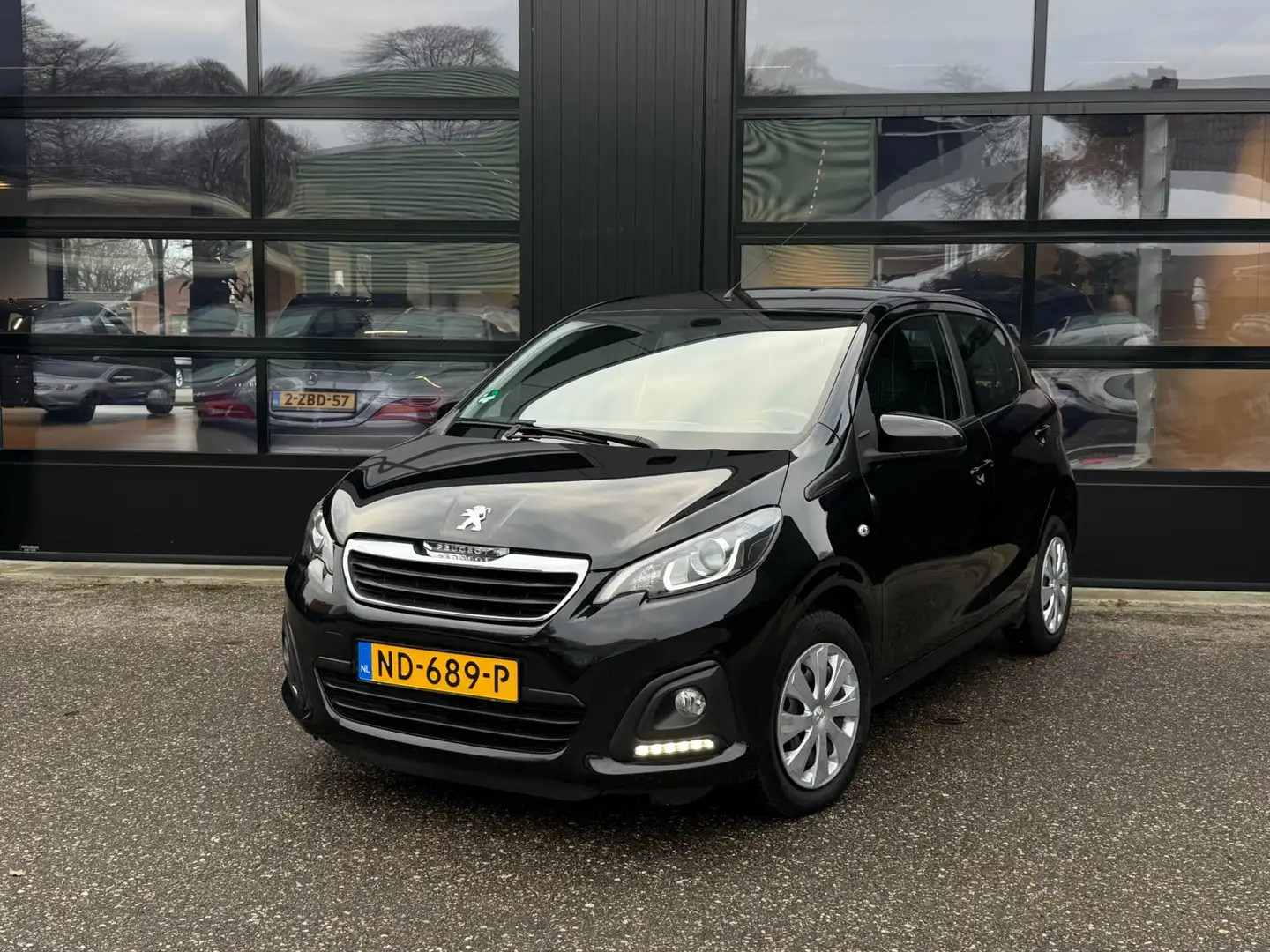 Peugeot 108 1.0 e-VTi Blue Lion Airco Bluetooth Elektr.Ramen Schwarz - 1