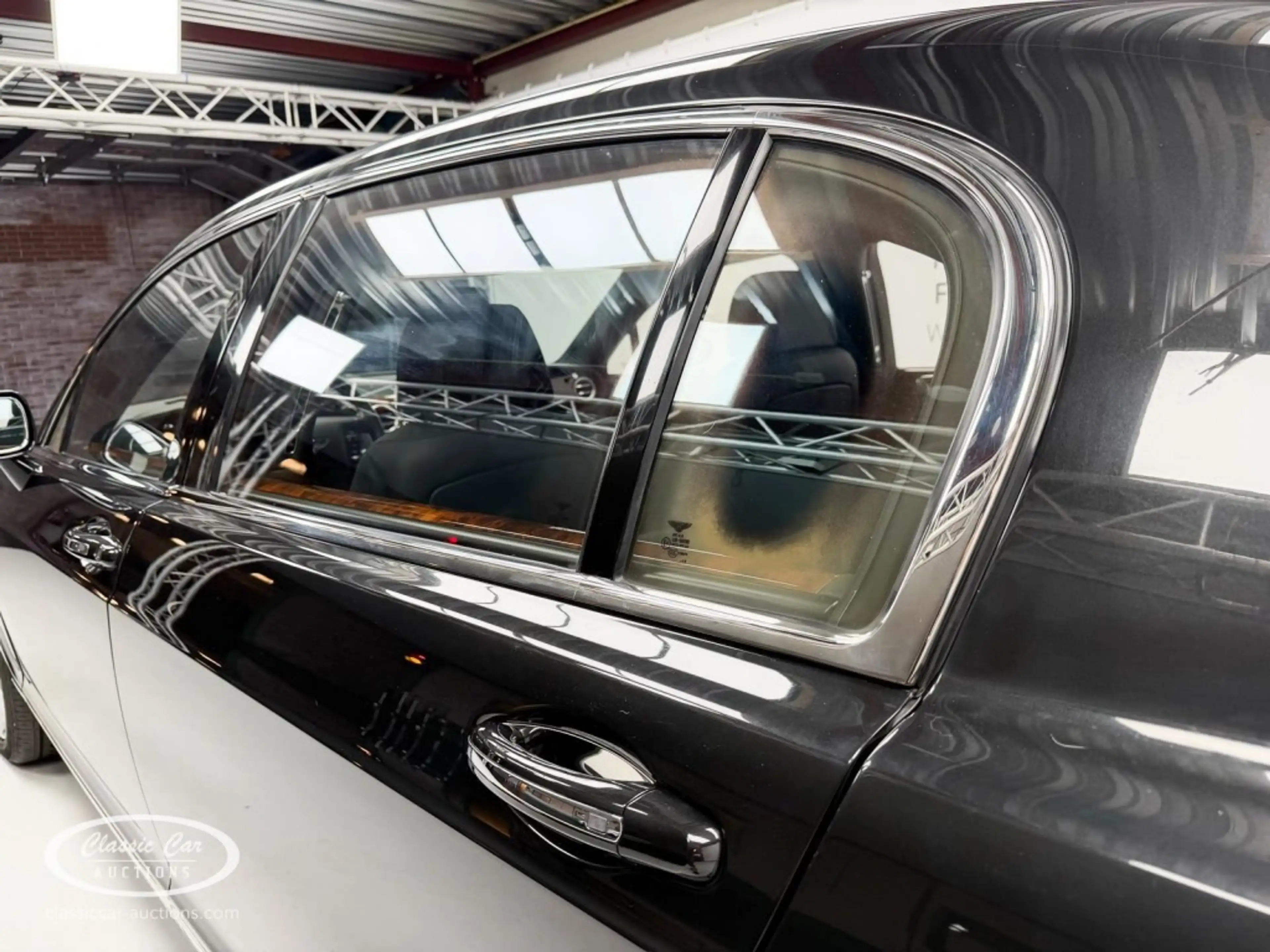 Bentley Flying Spur - ONLINE AUCTION — photo 14
