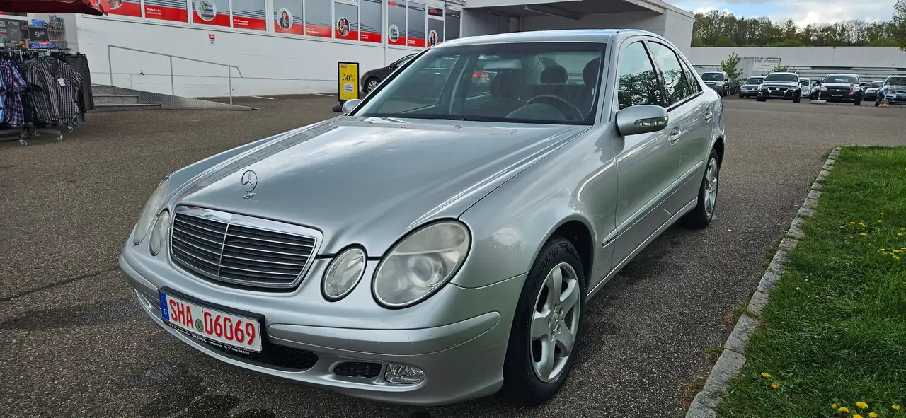 Mercedes-Benz E 240