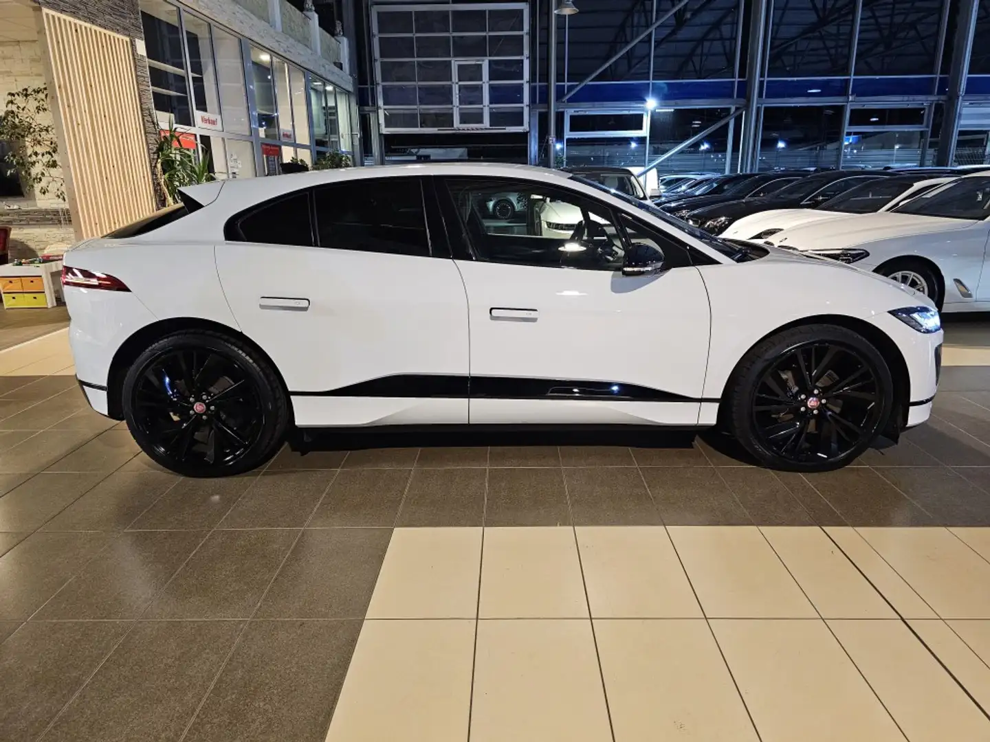 Jaguar I-Pace S AWD LED R.Cam Standheiz. Navi ACC PDC Bílá - 2