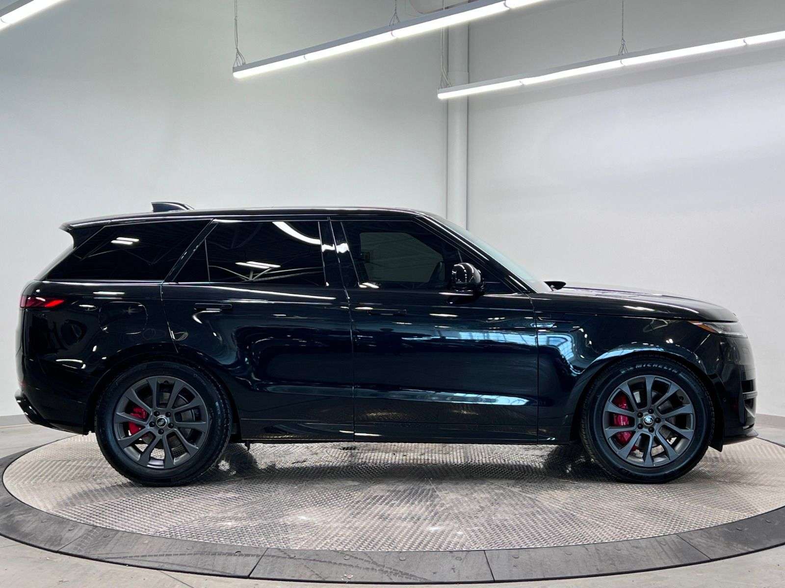 2024 Land Rover Range Rover Sport P400 DYNAMIC SE | TWO SETS OF TIRES | LOW KMS thumb 9