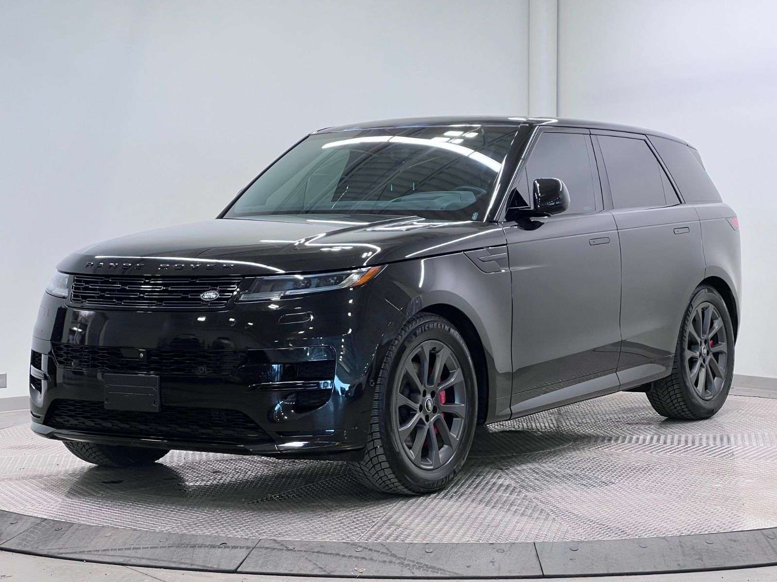 2024 Land Rover Range Rover Sport P400 DYNAMIC SE | TWO SETS OF TIRES | LOW KMS alt 3